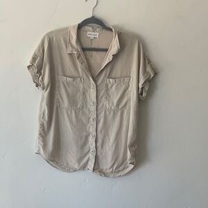 Bella Dahl Light Beige Casual Shirt.Excellent used condition.